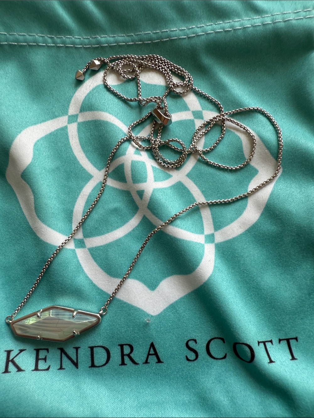 Kendra Scott Sterling Silver Geometric Pendant Necklace in Silver